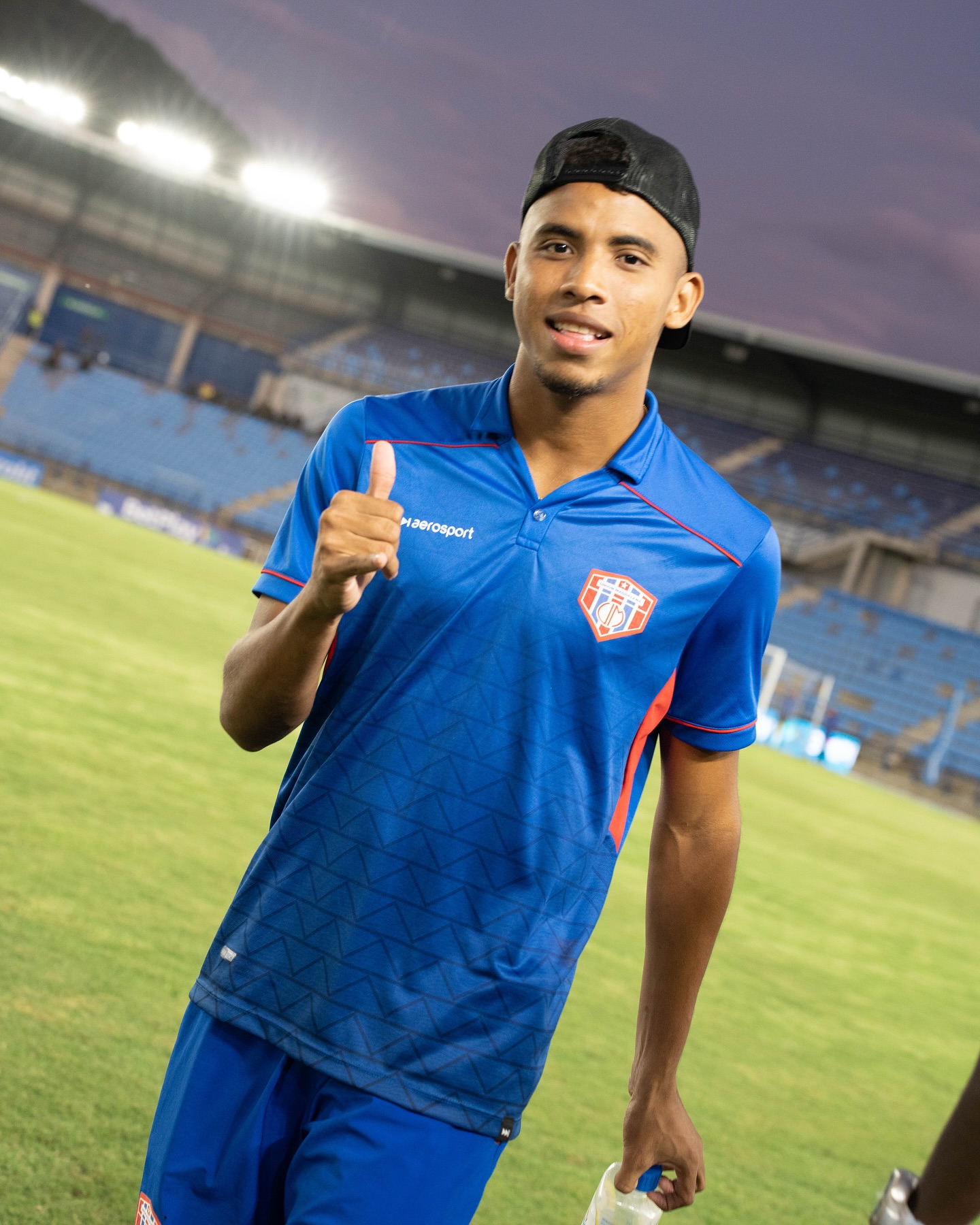 CAMISETA DE PRESENTACION AZUL 2025